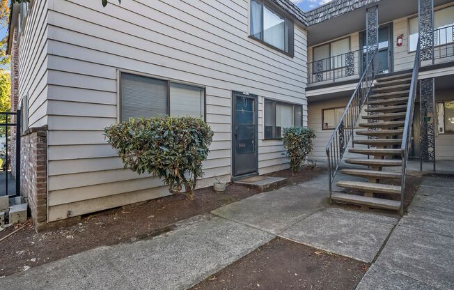 2 beds, 1 bath, 685 sqft, $1,195, Unit 8023