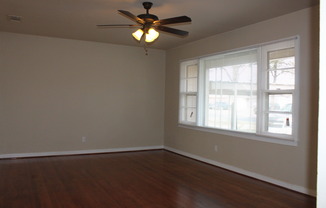 3 beds, 1 bath, $1,050