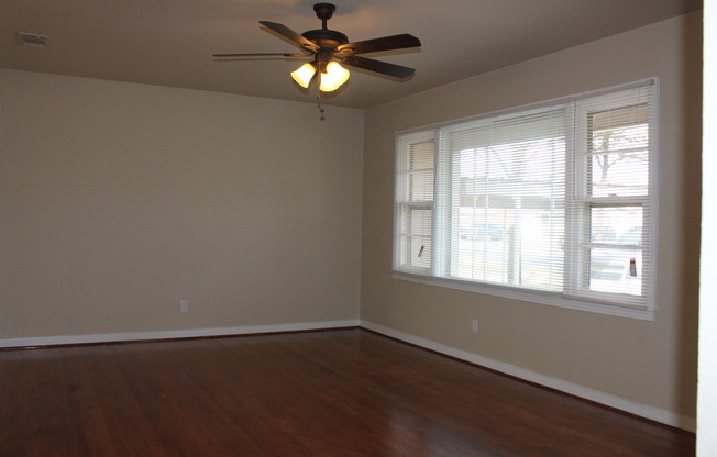 3 beds, 1 bath, $1,050