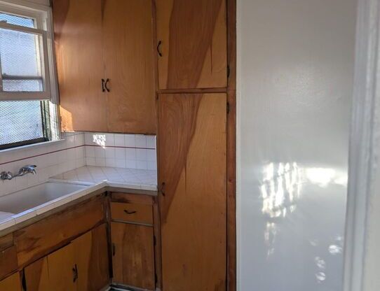 Studio, 1 bath, 400 sqft, $1,250, Unit 8464