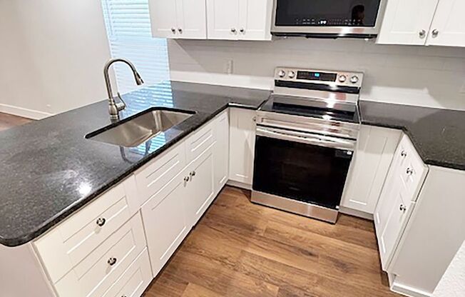NIce 2 Bdrm 1 Bath Home near UNT and I-35E in Denton Tx.