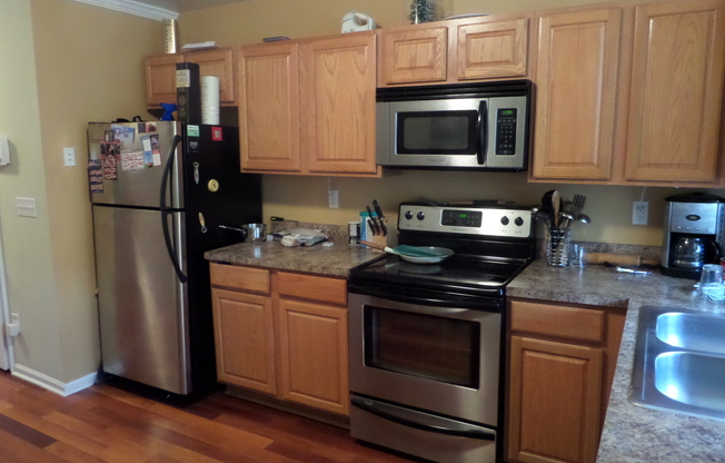 13 S. Decker Ave. - Charming 2 bed, 1 ½ bath Townhouse in Patterson Park