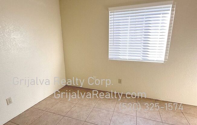 2 beds, 1 bath, 800 sqft, $950, Unit 3529 - J