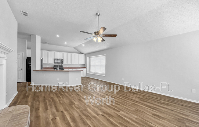 3318 LOCHWOOD DR