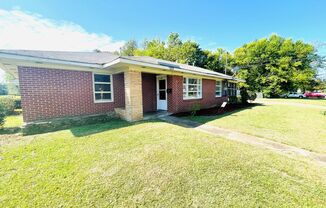 ** 3 Bed 1 Bath Located in Montgomery Heights ** Call 334-366-9198 to schedule a self-tour