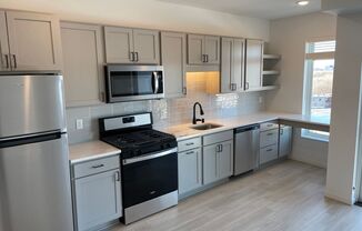 Studio, 1 bath, 670 sqft, $1,525, Unit 10 - 606