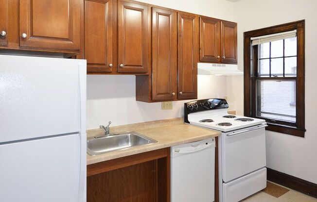 1 bed, 1 bath, 425 sqft, $990, Unit 7 - 02