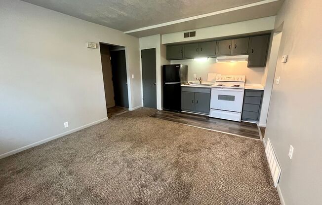 Corsica Cottonwood Apartments