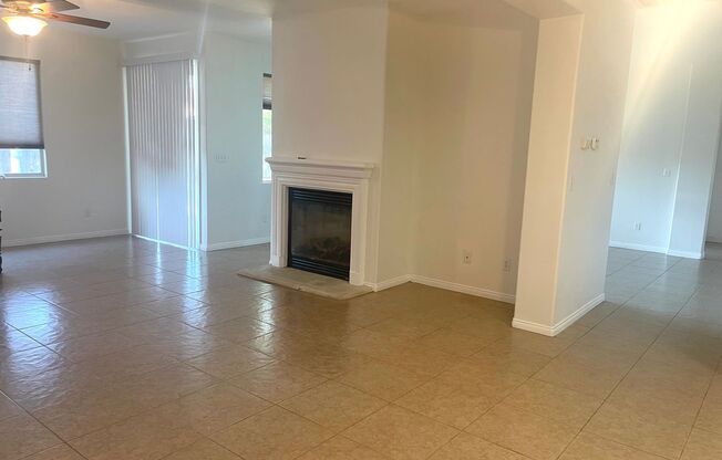 4 Bedroom with Office in N.W. Bakersfield