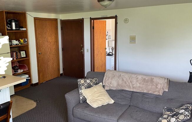 1 bed, 1 bath, $1,370