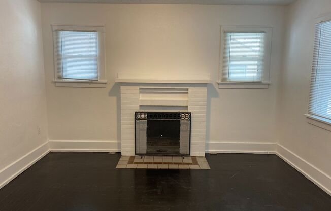 3222-3224 S Adams Ave