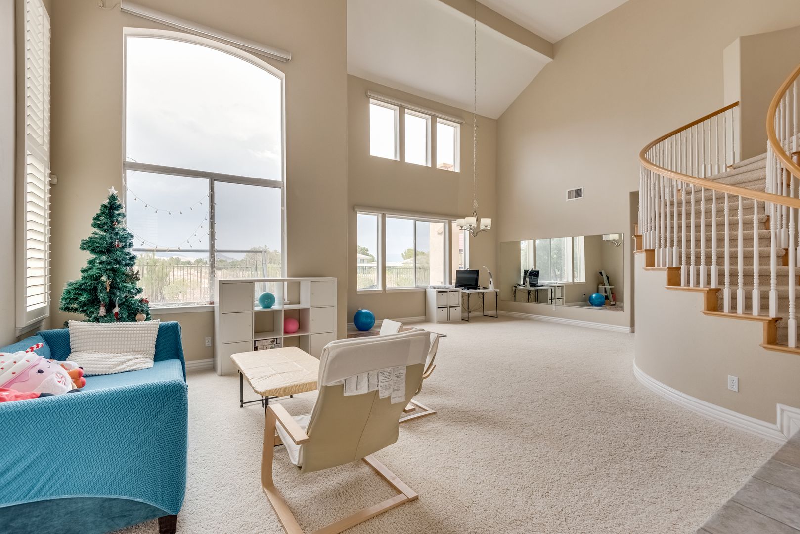 Luxurious, Entertainers Dream 3 Bedroom Home