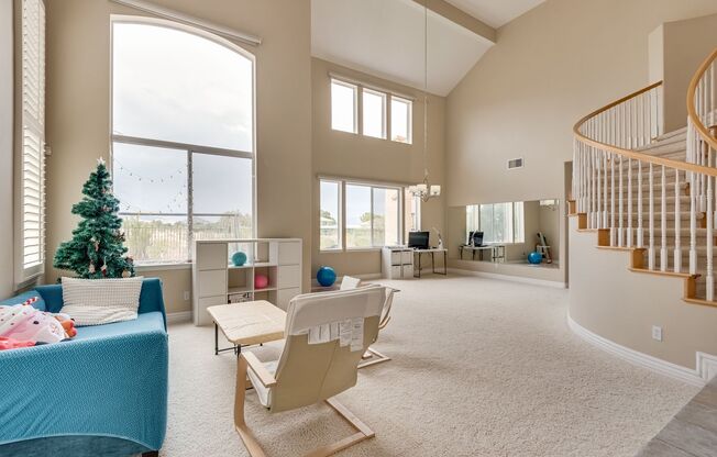 Luxurious, Entertainers Dream 4 Bedroom Home