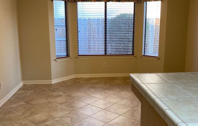 Beautiful Tulare Home Move In Ready