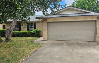 Lovely 3/2 in a great location!