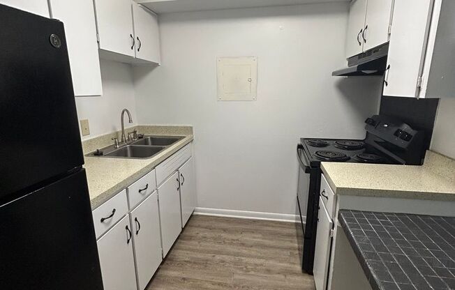 2 beds, 1.5 baths, 1,045 sqft, $1,100, Unit B2-02