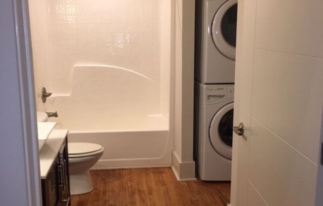 1 bed, 1 bath, 744 sqft, $1,275, Unit W205