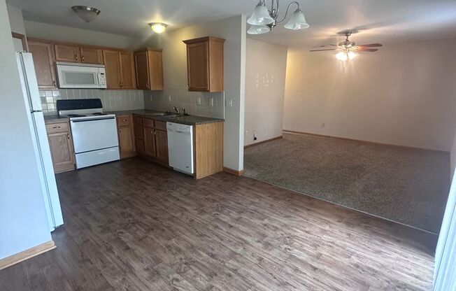 3 beds, 2.5 baths, 1,536 sqft, $1,499, Unit Unit 155