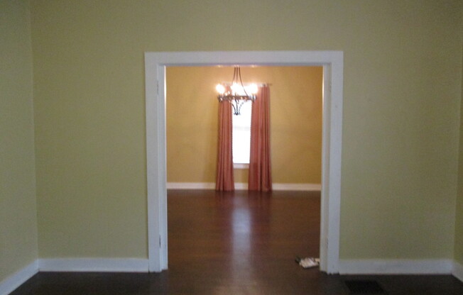 2 beds, 1 bath, $1,195