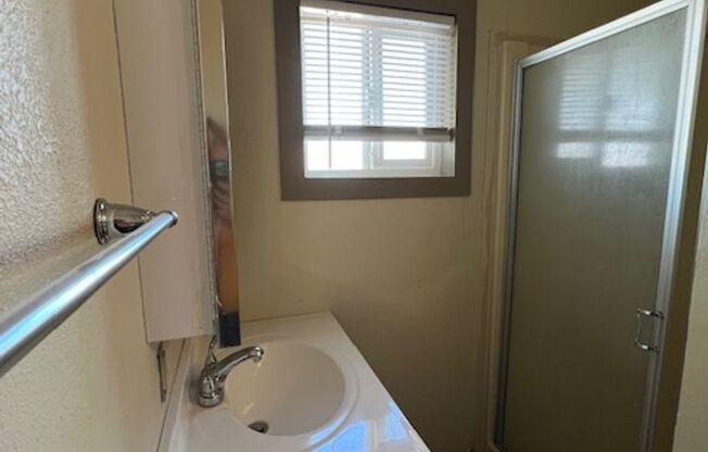 2 br/ 2 bath home for rent