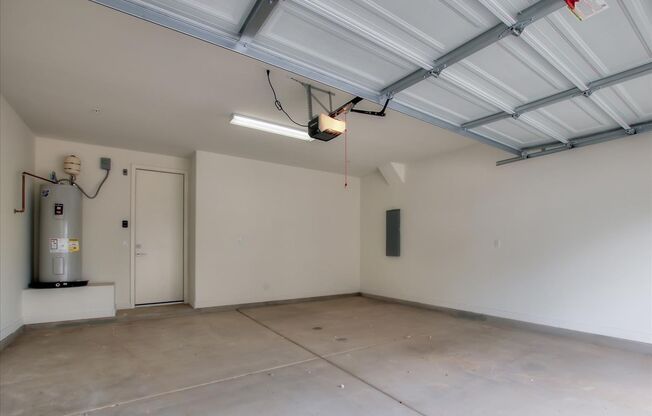 3 beds, 3.5 baths, 1,582 sqft, $2,595, Unit 2