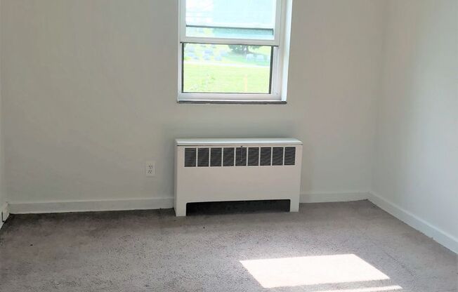 1 bed, 1 bath, $925, Unit 15