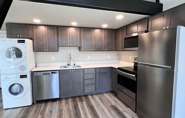 1 bed, 1 bath, 716 sqft, $1,900, Unit 507