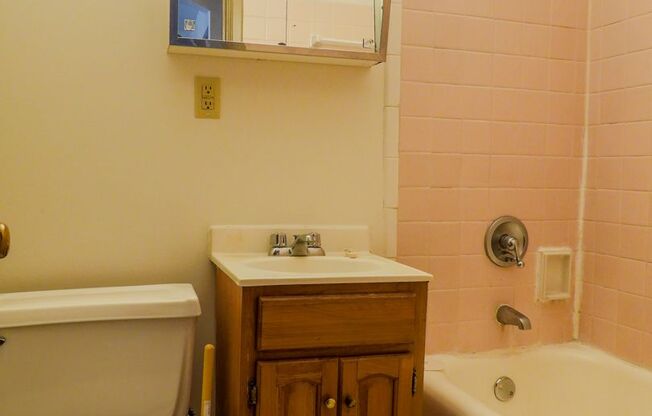 1 bed, 1 bath, 560 sqft, $855, Unit 55-21