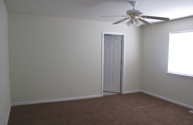 3 beds, 2 baths, $1,900