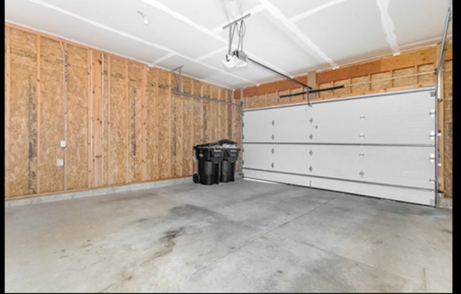 Beautiful 3 bed condo AVAILABLE NOW