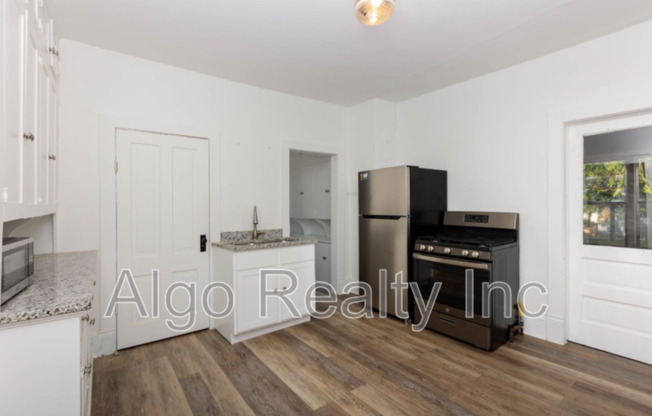 3449 SNELLING AVE