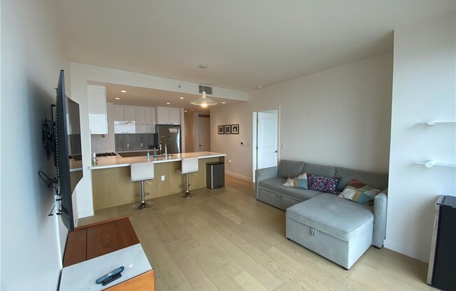 1 bed, 1 bath, 907 sqft, $3,250, Unit 2514