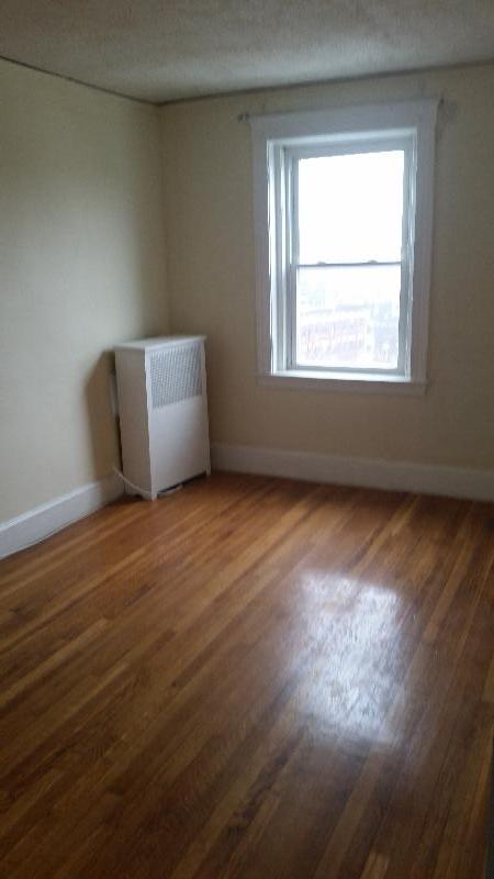 1 bed, 1 bath, $2,400, Unit 29