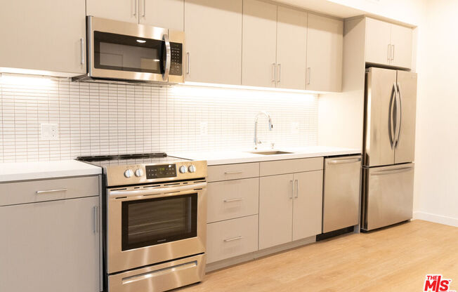 2 beds, 2 baths, 971 sqft, $4,752, Unit 205W