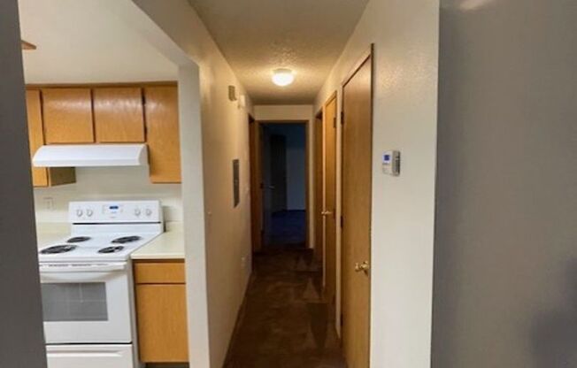 2 beds, 2 baths, 1,027 sqft, $1,450, Unit 40