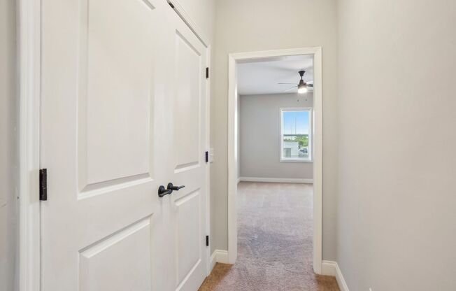 1 bed, 1 bath, 740 sqft, $1,199, Unit 600 - 2HP