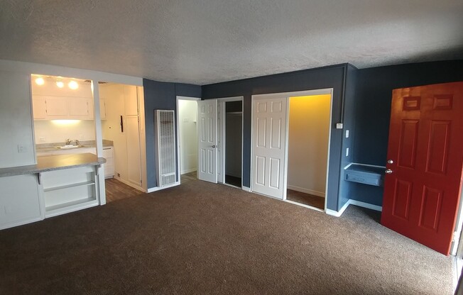 Studio, 1 bath, 400 sqft, $625, Unit Unit 53