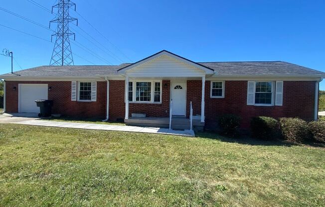 Ranch Style, Two Bedroom House in Donelson!