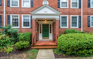 Charming 2 Bed 2 Bath Condo with a Fenced Yard In Beautiful Fairlington Villages