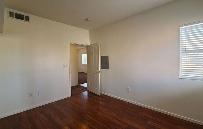 2 beds, 2 baths, $1,300, Unit # 280