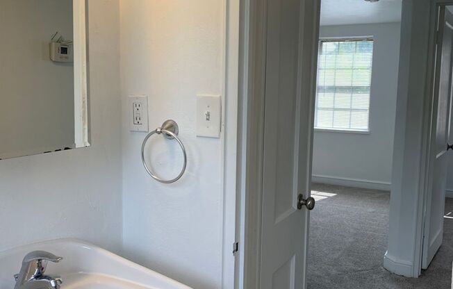 2 beds, 1 bath, 642 sqft, $1,095, Unit 504