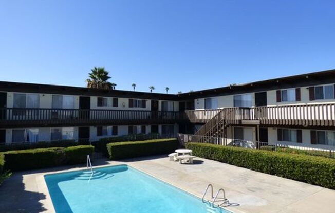 2 beds, 1 bath, 704 sqft, $1,995, Unit 17