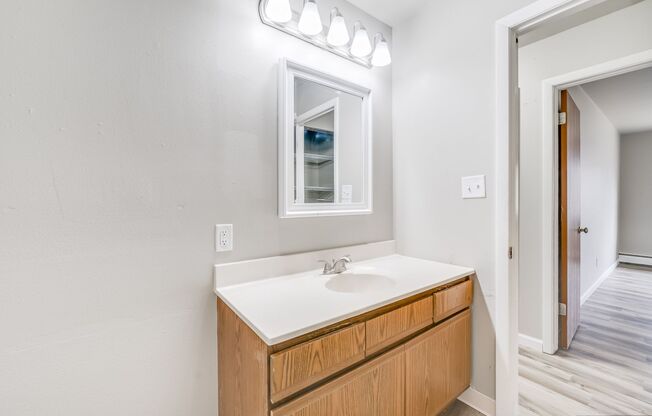 2 beds, 1 bath, 825 sqft, $1,149, Unit 1750 - 16