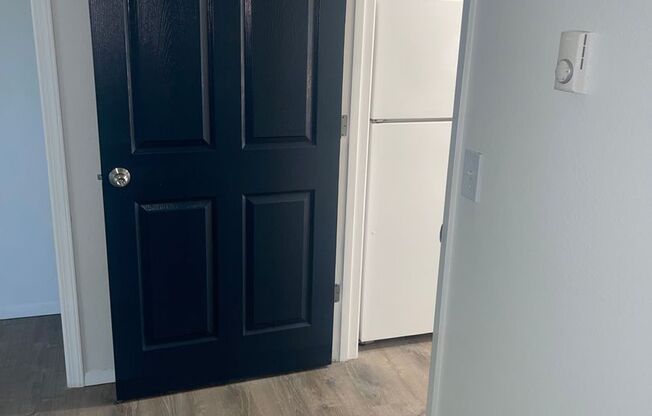 2 beds, 1 bath, 700 sqft, $1,275, Unit 211