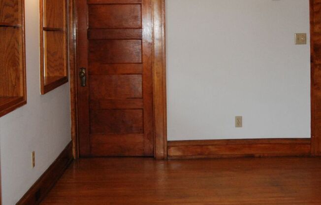 1 bed, 1 bath, 410 sqft, $950, Unit 22 - 26
