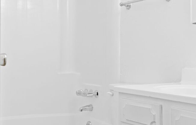 1 bed, 1 bath, 680 sqft, $1,025, Unit 377-301