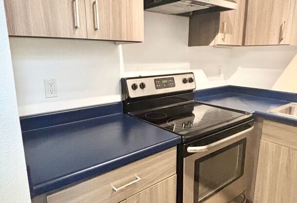 1 bed, 1 bath, 465 sqft, $1,325, Unit 111