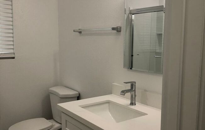 1 bed, 1 bath, $2,295, Unit 5355-26