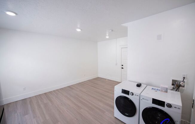 1 bed, 1 bath, 465 sqft, $1,249, Unit 13