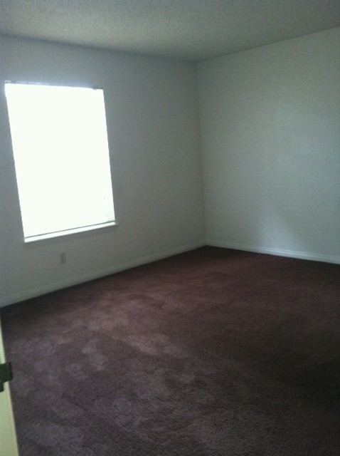 Ground Floor Condominium minutes to UNLV/2 Bed/2 Bath